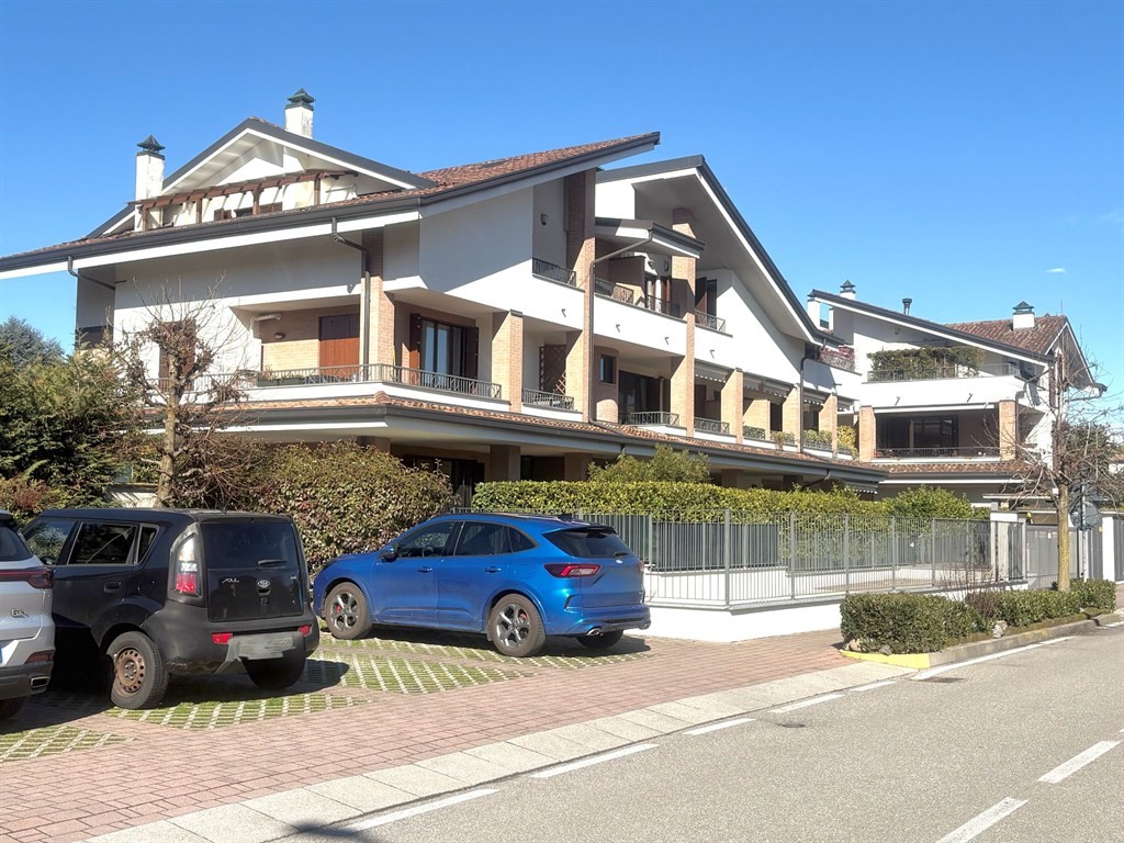 Lesmo, Appartamento 3 locali 